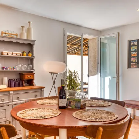 Maison Sur La Mare * Villemagne-l'Argentiere